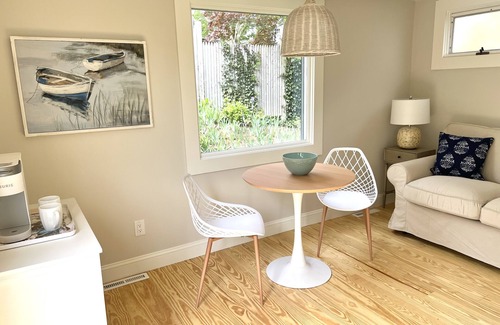 Chatham House | Stay in a Chatham Windmill! Beautiful Water View, Steps to Beach & Main Street