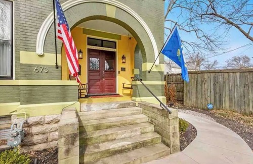 North Upper Street House | Stay in a Historic Charm in the Heart of Lexington