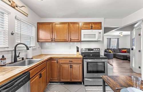 Lexington House | Stay in a newly renovated home in the heart of Dtown Lexington