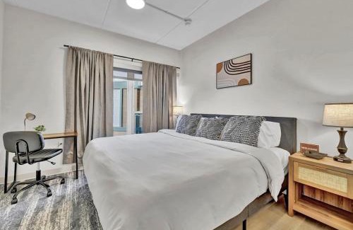 University Circle Apartment | Stay in Cleveland mins to Cleveland Clinic, Hospitals, Museum, Universities & Downtown