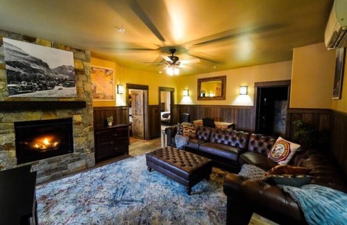 Agpar Apartment | Stay in Glacier National Park @ Apgar Lookout Retreat, Suite 3