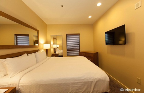 Enterprise Resort | Stay in Hilton resort - Cancun Las Vegas during the Formula 1 race