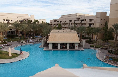 Enterprise Resort | Stay in Hilton resort - Cancun Las Vegas during the Formula 1 race