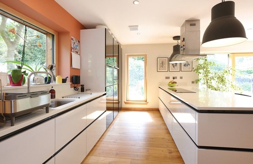 Ellemford House | Stay in luxury at Kingswood, a 2-bedroom architect-designed Edinburgh holiday home.