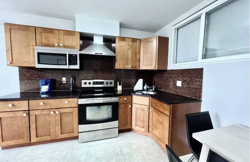 Center City Apartment | Stay in style in this wonderful 2bd apartment