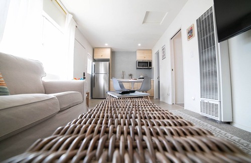Silver Strand House | Stay in the charming SilverStrand neighborhood, 2 min walk to the sand-dogs ok!