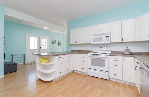 Chemainus Apartment | Stay in the Heart of Mural Town