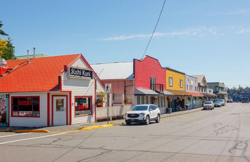 Chemainus Apartment | Stay in the Heart of Mural Town