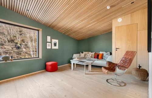 Arstad Villa | Stay in The Hollywood Hills of Bergen with Breathtaking Views