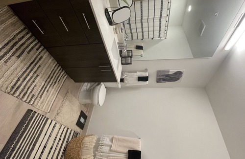 Brookfield House | Stay in This beautiful luxury 2 bedroom apartment with beautiful view