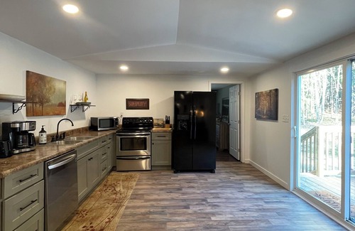 Mentone House | Stay in this charming 2-bedroom home in serene Mentone.