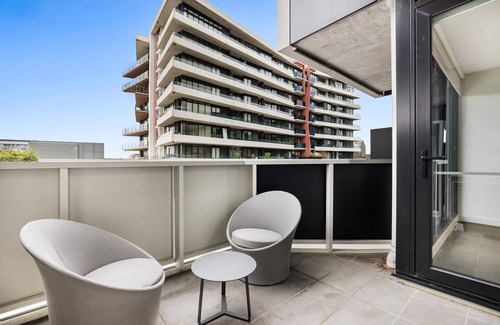 Cremorne Apartment | Stay Near Botanic Garden with Gym, Sauna & Parking