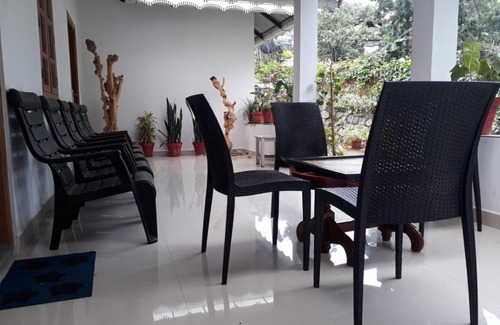 Kannan Devan Hills House | Stay Near Lakkam waterfalls
