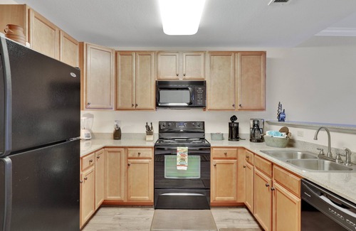 Pigeon Forge Condo | STAY NEAR THE STRIP, ONE MINUTE OFF PARKWAY WITH SENSATIONAL VIEWS.