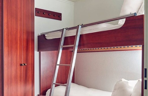 Nes Hotel | Stay on Ameland Near Beach – Hotel Comfort, Dining & Nature Walks - 4 Units