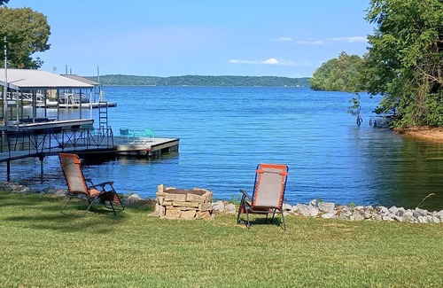 Gilbertsville Condo | Stay on Kentucky Lake at this First Floor Condo