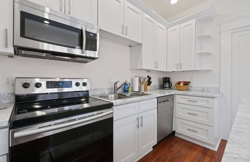 Mid-City Condo | Stay on the Canal St. Parade Route for Endymion!