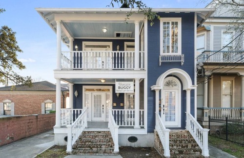Mid-City Condo | Stay on the Canal St. Parade Route for Endymion!