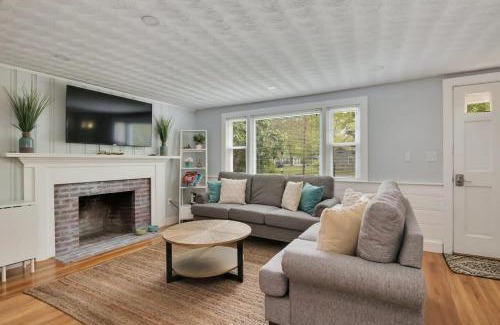 Bass River House | Stay On The Cape Vacation Rentals: Perfect Spot In Yarmouth Book Now & Relax