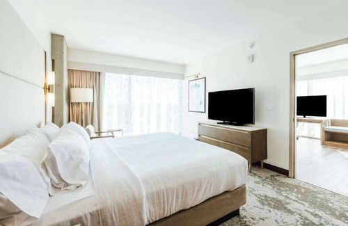 LoDo House | Stay, Play, and Explore Denver! Swimming Pool, Pet-friendly Property!