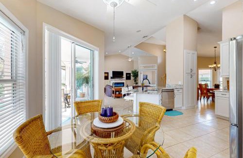 Crystal River House | Stay & Play Villa