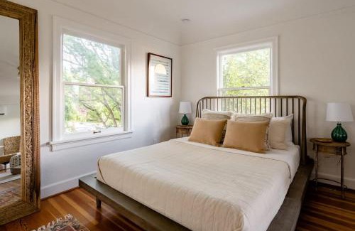 Hosford-Abernethy Apartment | Stay Portland - BoHo Oasis in Ladd's Addition with 2 Beds