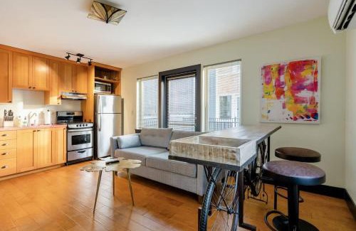 Belmont House | Stay Portland - Color Splash Apartment in the Heart of Portland
