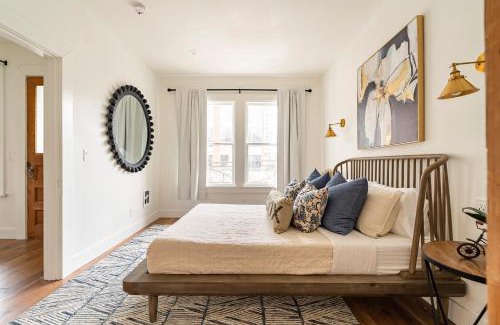 Uptown Apartment | Stay Portland - Historic 6BR - Walk to NW Shops - Sleeps 12