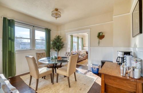 Kerns House | Stay Portland - Laurelhurst Dream on Restaurant Row - 97 WalkScore