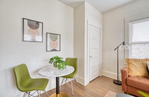 Richmond House | Stay Portland - Mt Tabor Retreat - Local Eateries - Shops - Bars