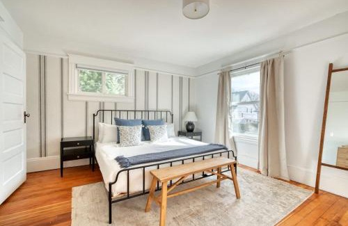 Belmont House | Stay Portland - Renewed 1910 Classic Craftsman - 95 WalkScore
