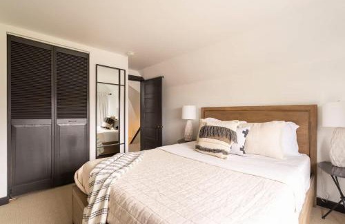 Uptown Apartment | Stay Portland - Scandinavian Loft - Local Espresso & Boutiques