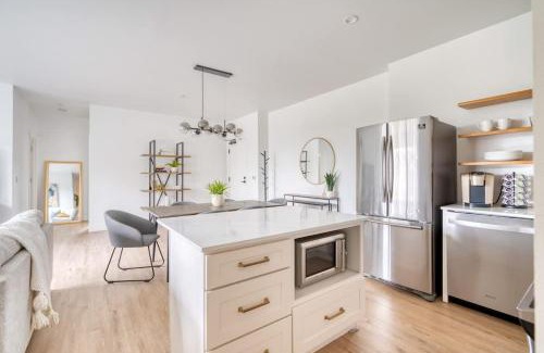 Humboldt Apartment | Stay Portland - The Cascadia Retreat - Luxury Home - 90 WalkScore