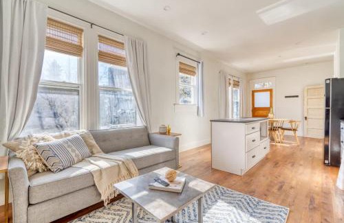 Uptown Apartment | Stay Portland - The Charmante Suite- Breweries & Boutiques