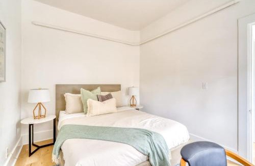 Sullivan's Gulch Apartment | Stay Portland - The Garden Bungalow on Broadway - 94 WalkScore