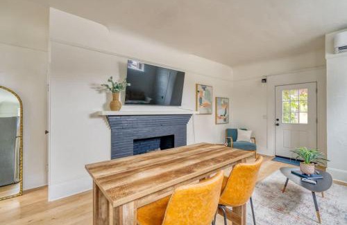 Sullivan's Gulch Apartment | Stay Portland - The Garden Bungalow on Broadway - 94 WalkScore