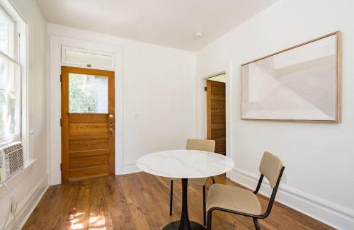 Uptown Apartment | Stay Portland - The Tournesol Suite- Leisurely Strolls on NW 23rd