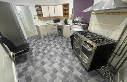 Cheetham Hill House | Stay relax