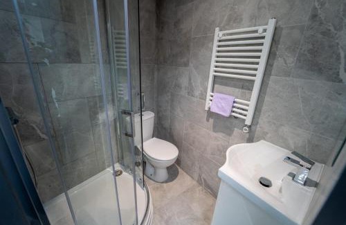 Selly Oak House | STAY SA Equipped Studios 10 mins from City centre and next to UOB!