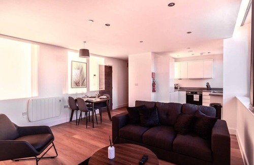 Old Trafford Apartment | Stay Zeni, Alexandra Rise Manchester 2 Bed Flat
