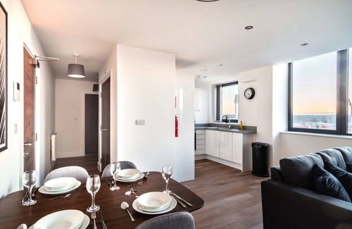 Old Trafford Apartment | Stay Zeni, Alexandra Rise Manchester 2 Bed Flat