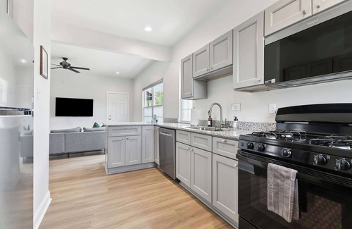 Historic Downtown Baton Rouge Apartment | StayAE Downtown - 1BR Apartment, Second Floor