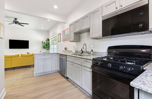 Historic Downtown Baton Rouge Apartment | StayAE Downtown - One Bedroom, Ground Floor