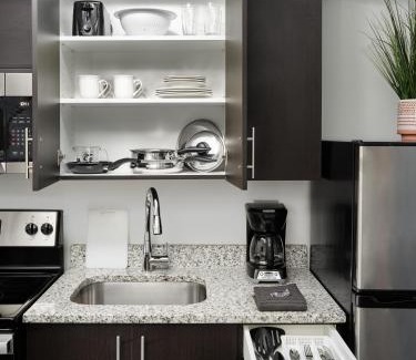 Jackson Hotel | stayAPT Suites Jackson