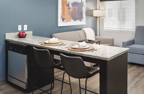 Tallahassee Apartment | stayAPT Suites Tallahassee-Capitol