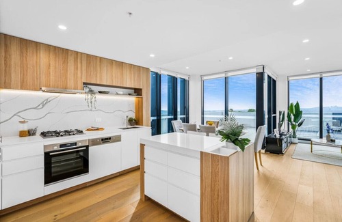 Box Hill Apartment | StayAU Luxurious Penthouse 3BR Panoramic Views