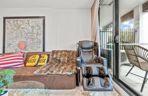 Oakleigh House | StayAU Modern 2BR Townhouse w/pool