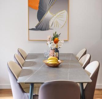 Ringwood East House | StayAU Stylish Spacious 4BR Home Ringwood