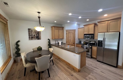 Coeur d'Alene House | StayAwhile Luxury Townhome Cd'A 5 minutes to lakes and Silverwood