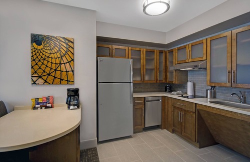 Sterling Heights Hotel | Staybridge Suites Sterling Heights -Detroit Area by IHG